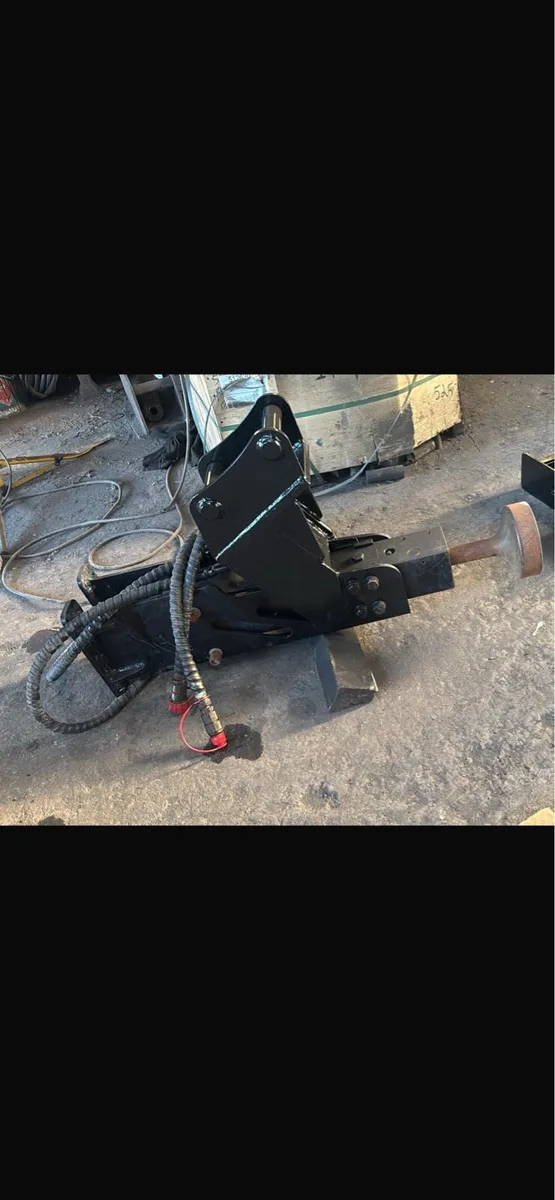 Post driver for mini digger - Image 2
