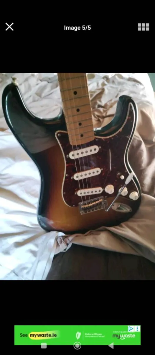 Fender Stratocaster - Image 3