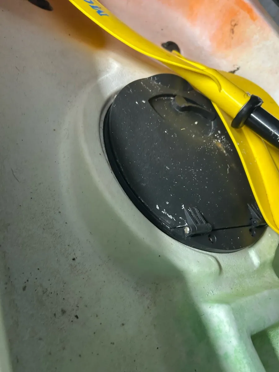 9 foot Kayak - Image 3