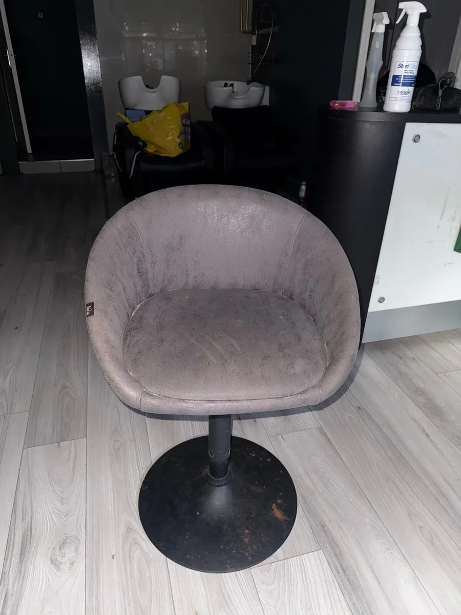 Bar stool / Salon chair - Image 4