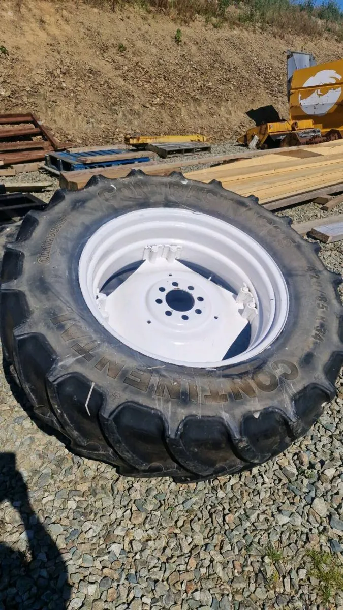16.9 R 34 wheels - Image 1