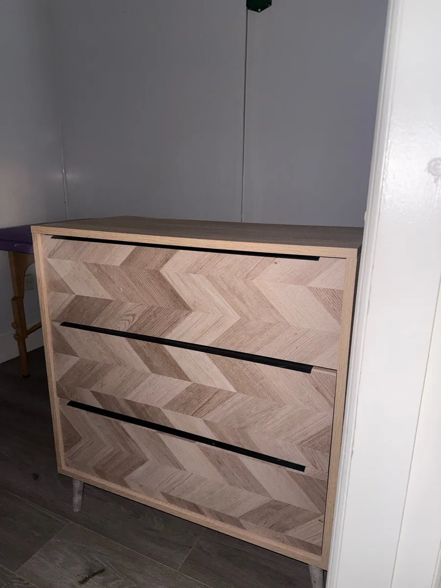 3 drawer chest