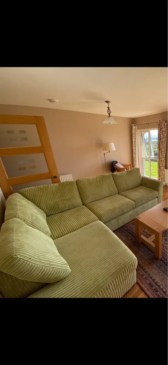 Large green corner sofa - DFS - €350 - Image 1