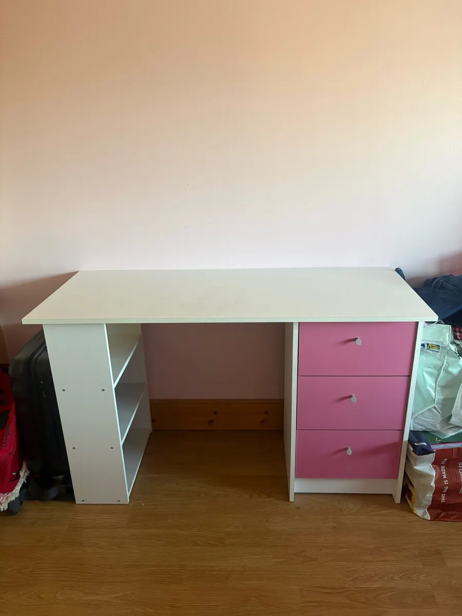 Argos Home Kids Malibu 3 Drawers Desk - Image 1