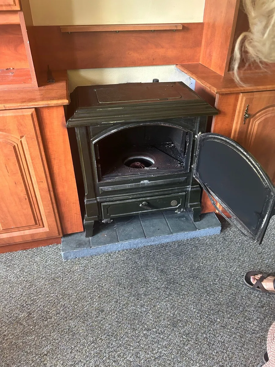 Oil stove - Image 1