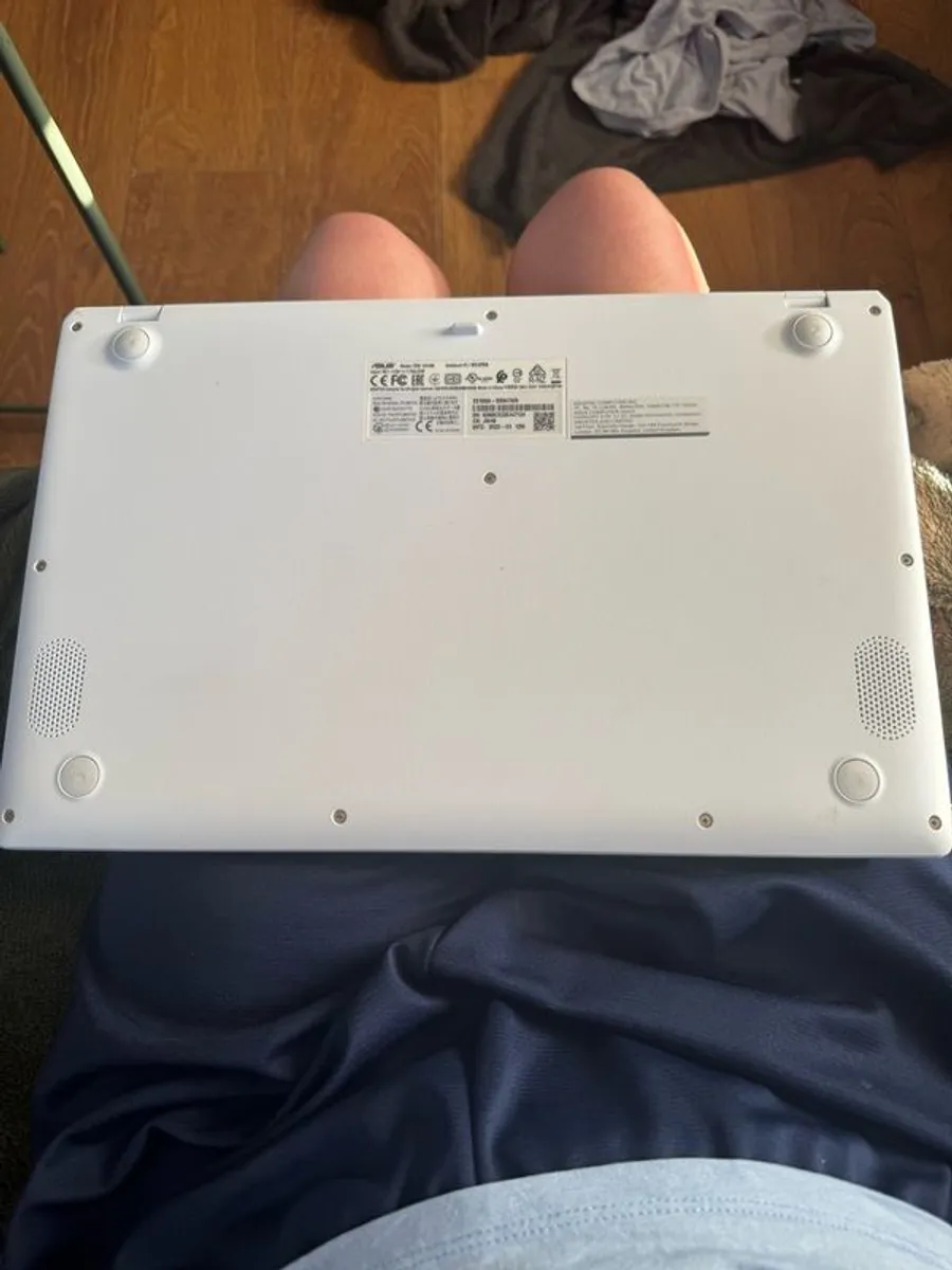 ASUS VivoBook E510MAB Laptop - Image 3