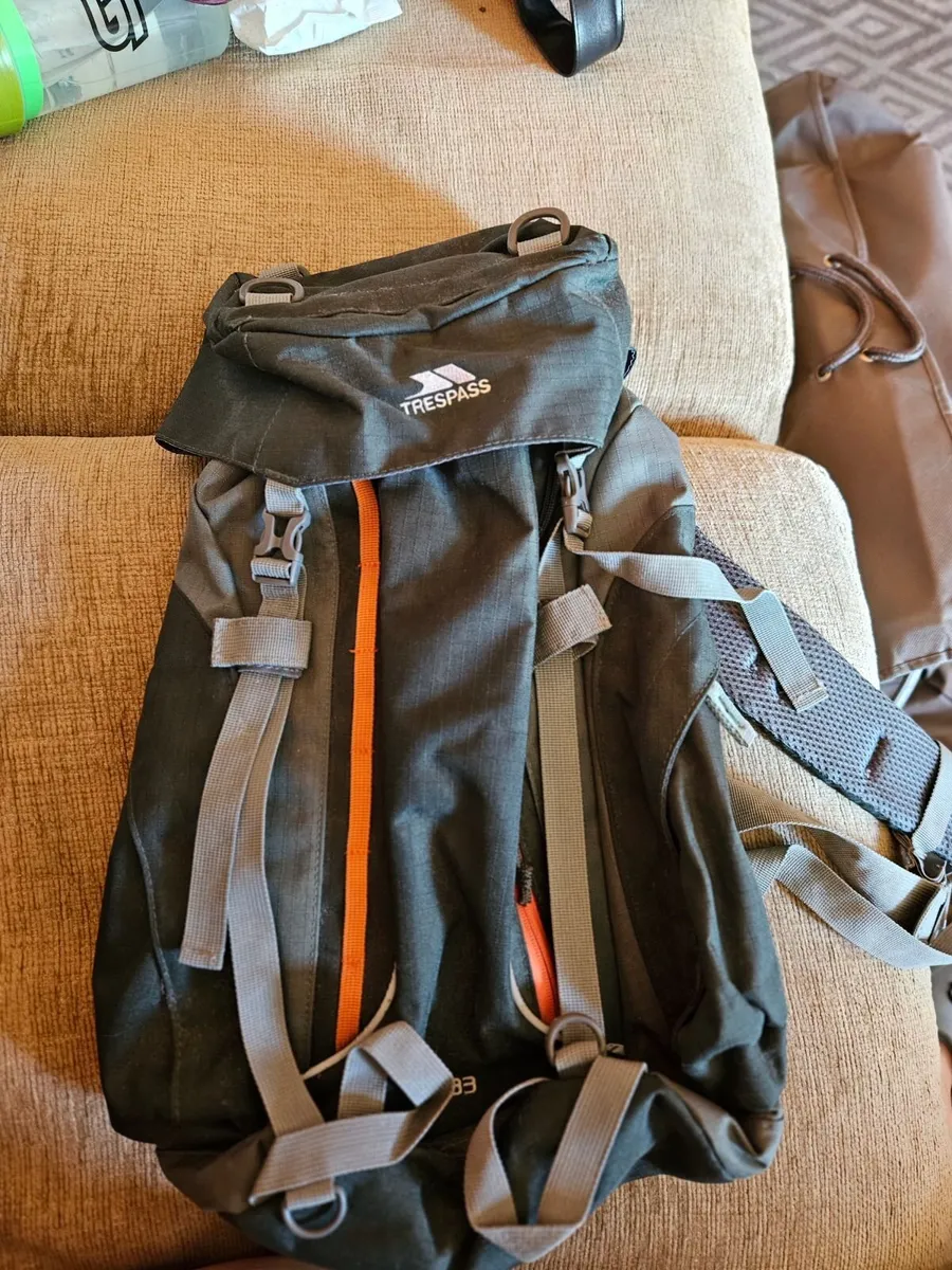 Trek 33 Litre Rucksack in Olive - Image 4