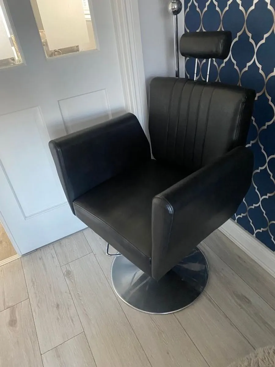 Barber chair - Image 2