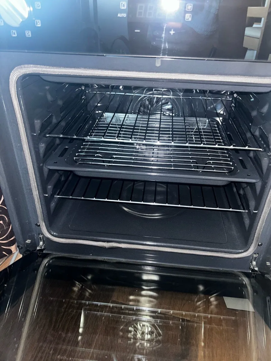 Oven - Image 2