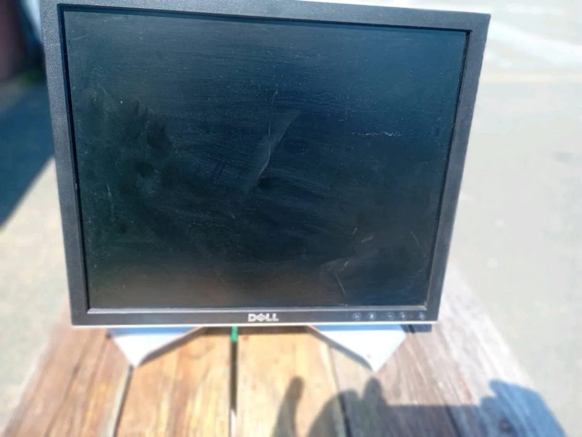 monitors   10 in total - Image 3