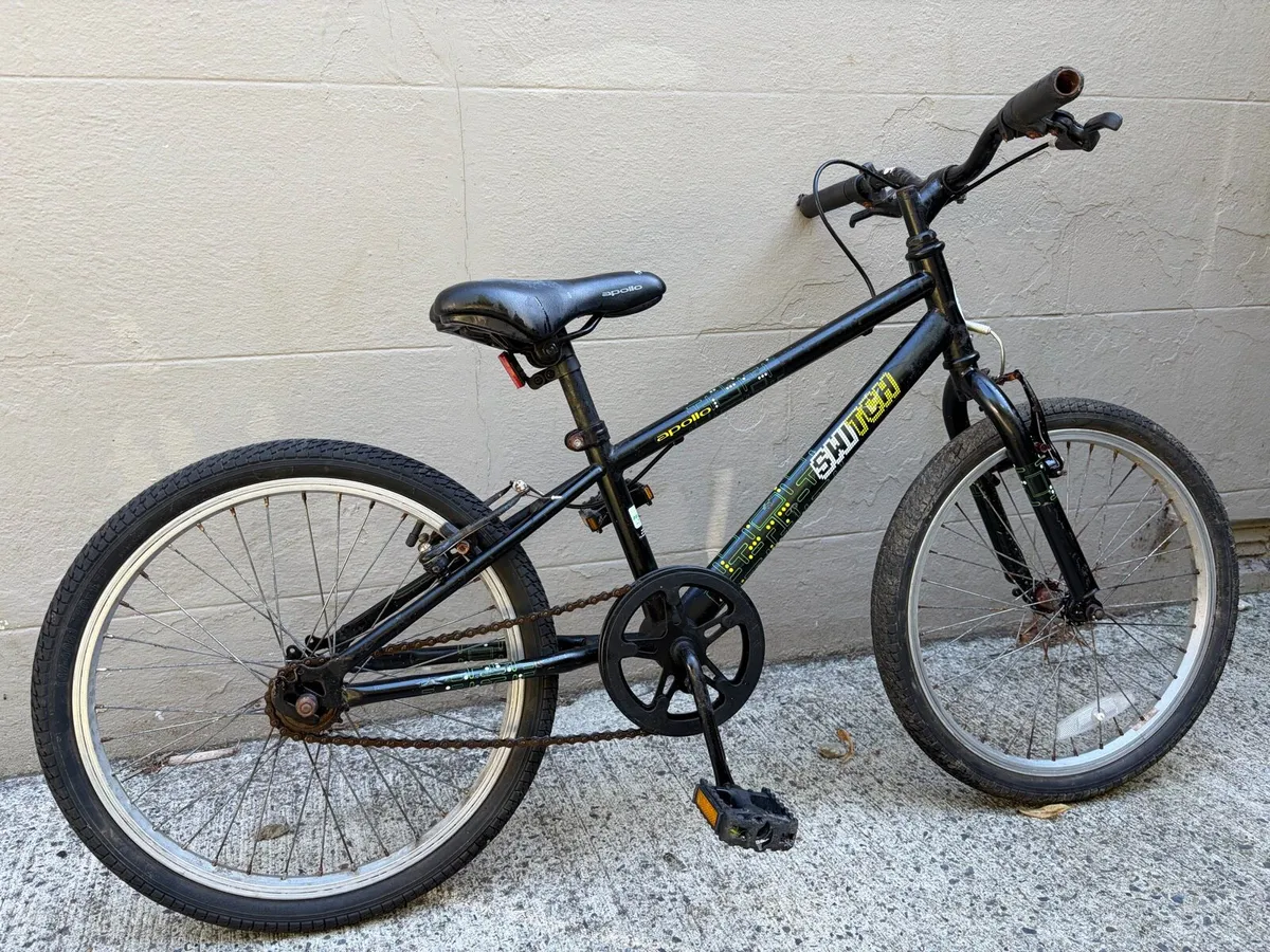 Apollo Switch Junior childs bike - Image 1