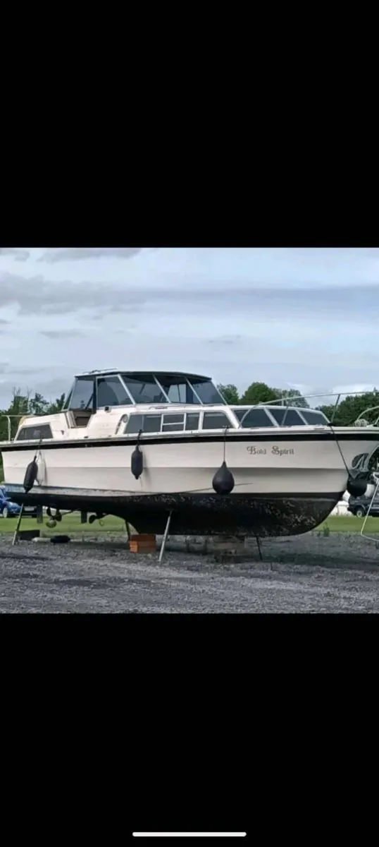 Cruiser boat - Image 1
