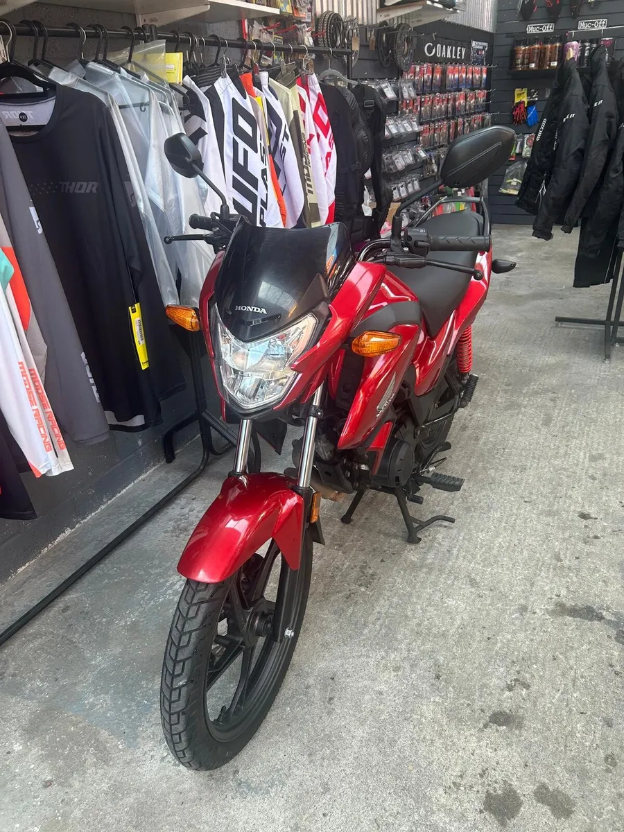 2025 Honda cb125f - Image 2