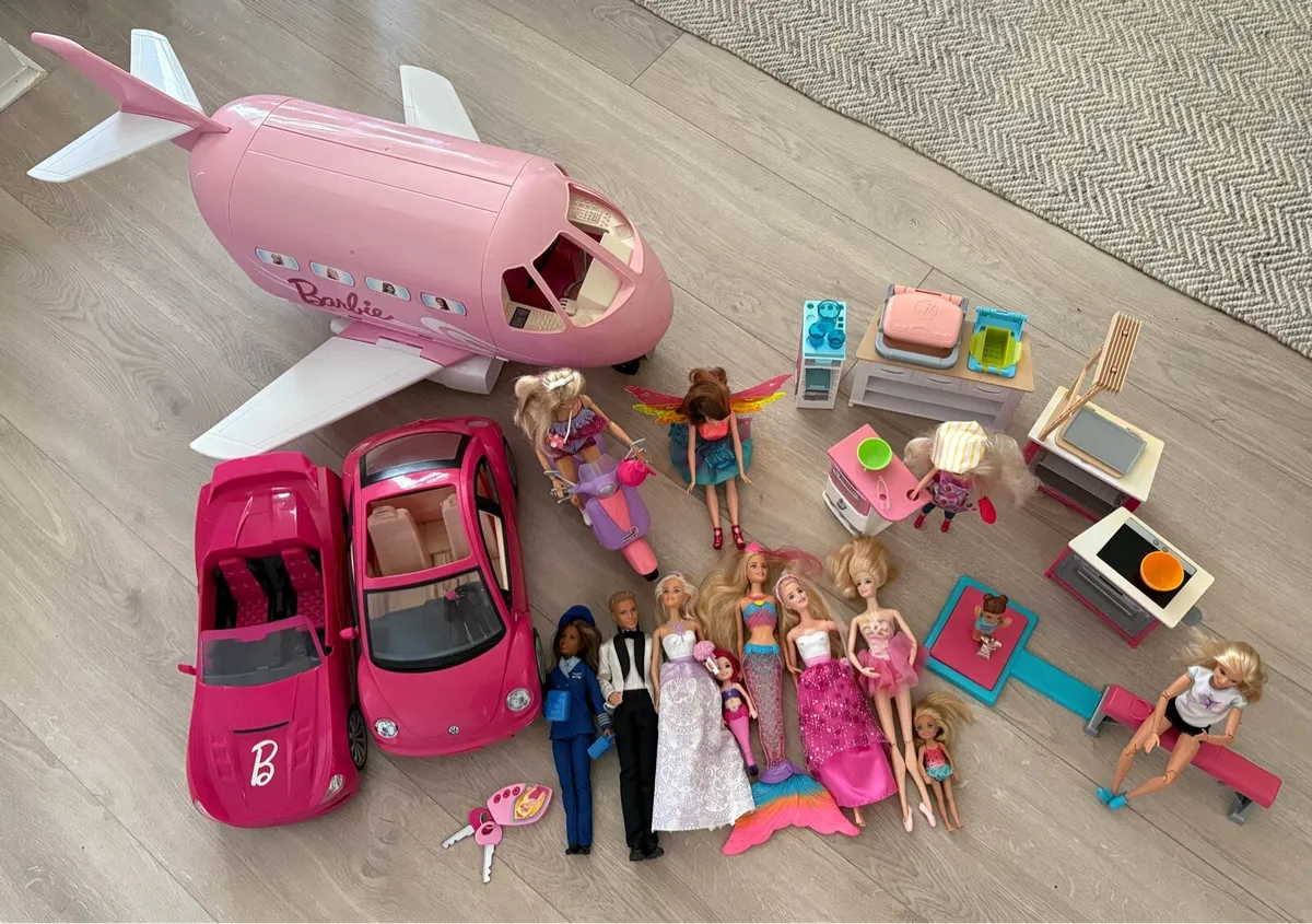Barbie doll collection - Image 1