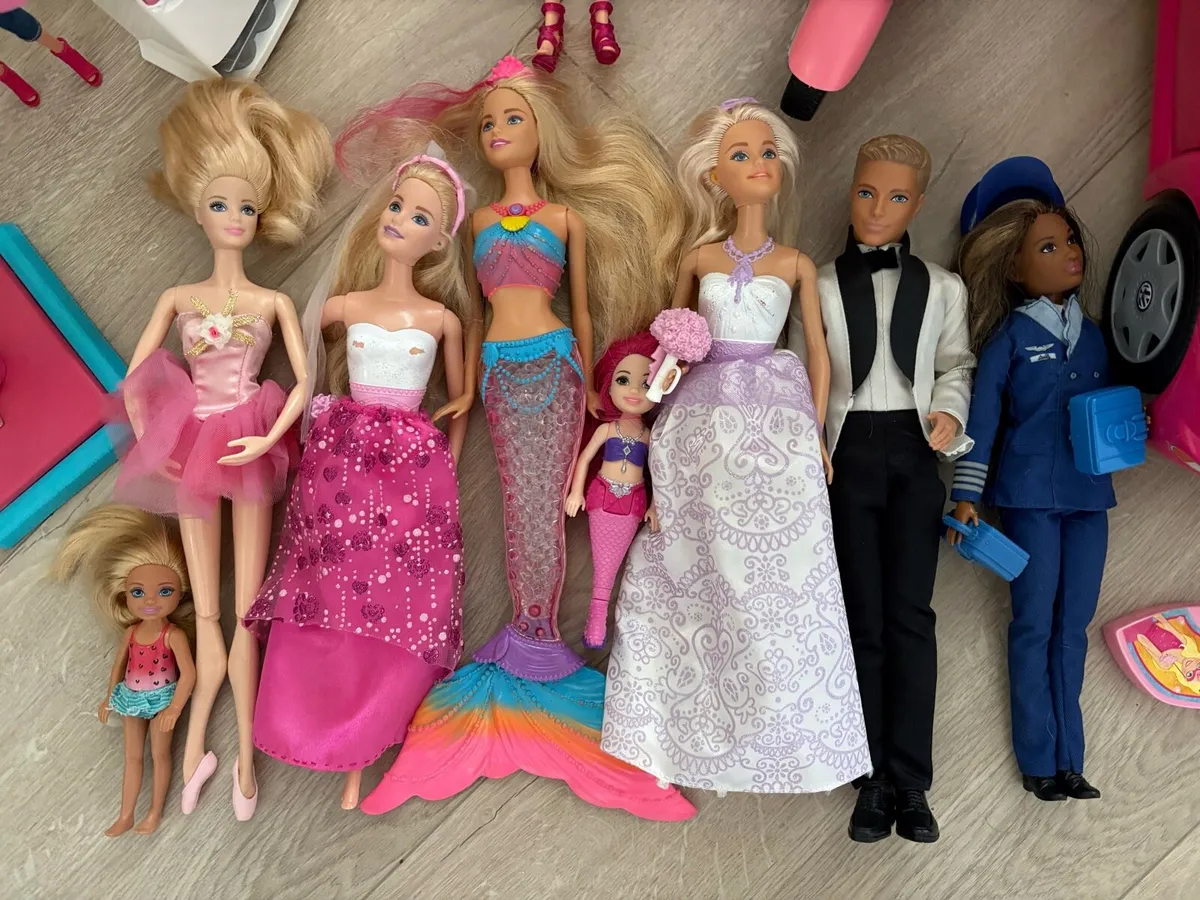 Barbie doll collection - Image 2