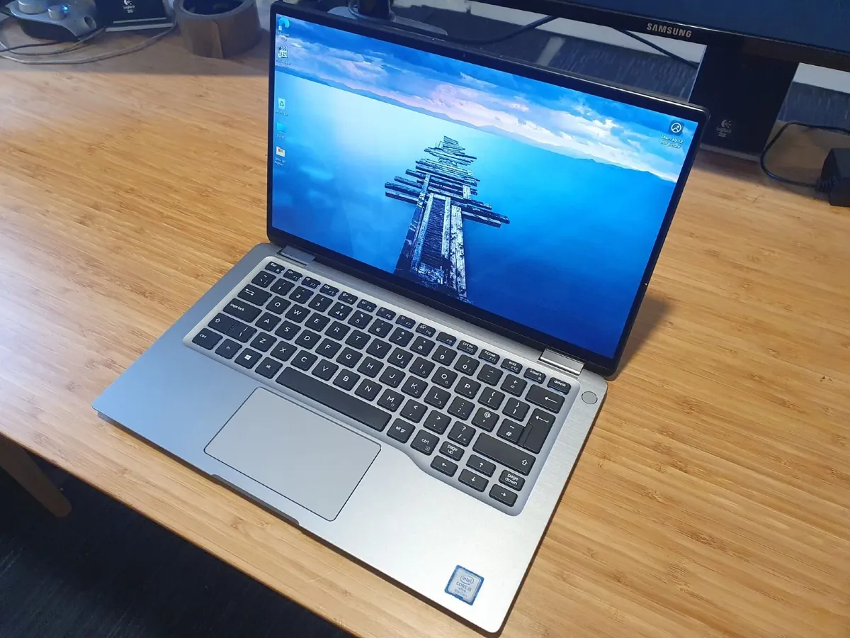 Dell Latitude 7400 2-in-1 Laptop/Table - Image 3