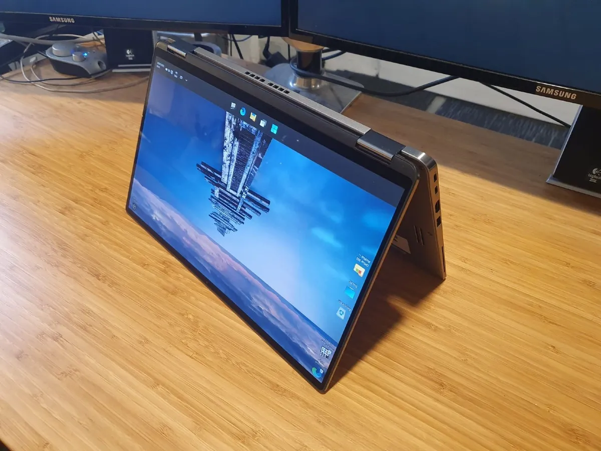 Dell Latitude 7400 2-in-1 Laptop/Table - Image 2