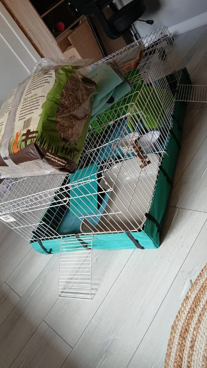 Pet cages and accessories - Image 1