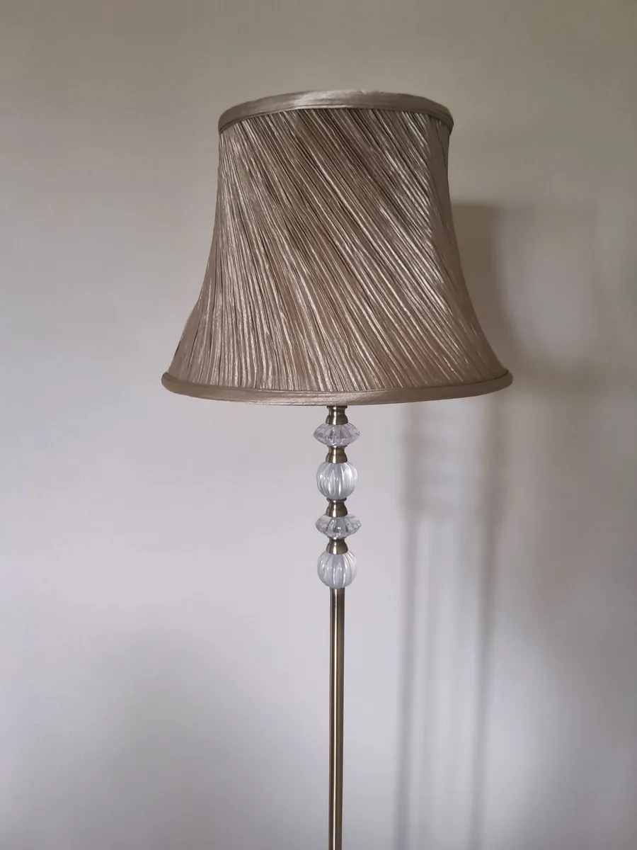 Dunnes Stores Gold/ Bronze Floor Lamp - Image 3