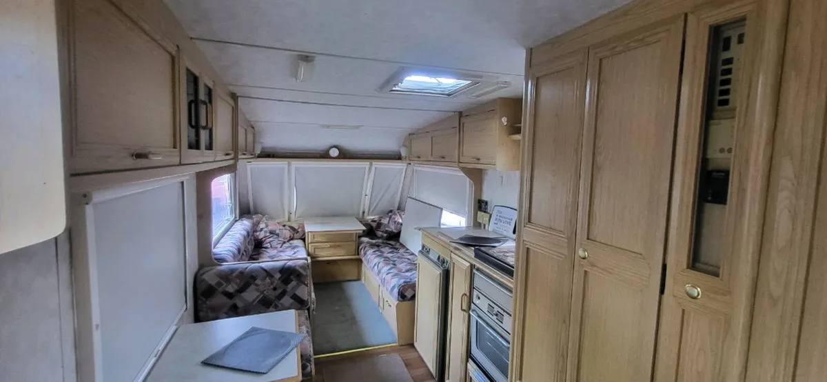 Touring caravan. - Image 3