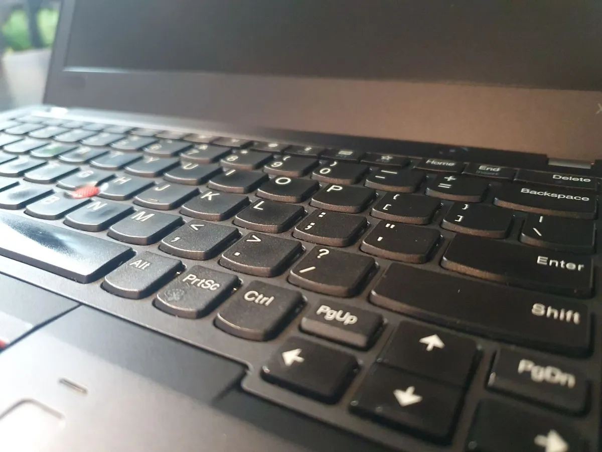 Lenovo ThinkPad X280 – Windows 11 Pro - Image 4