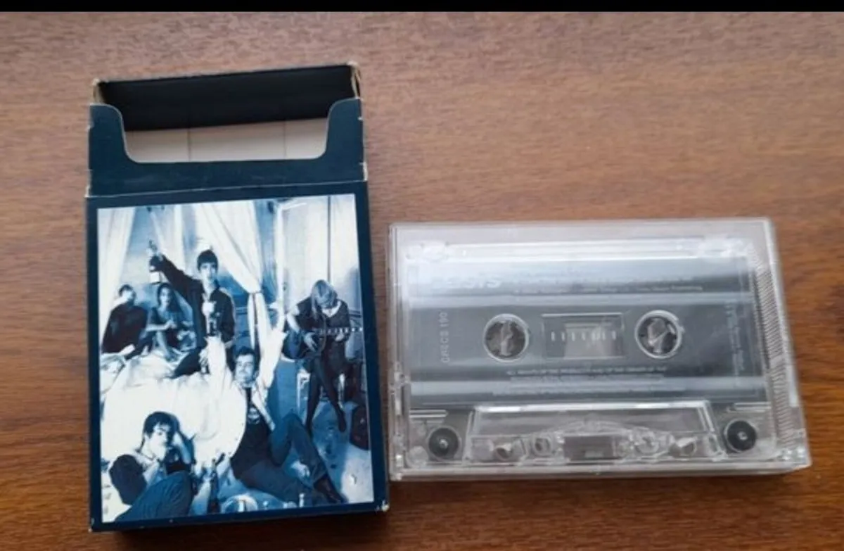 Oasis RARE 1994 cig & alc - Image 1