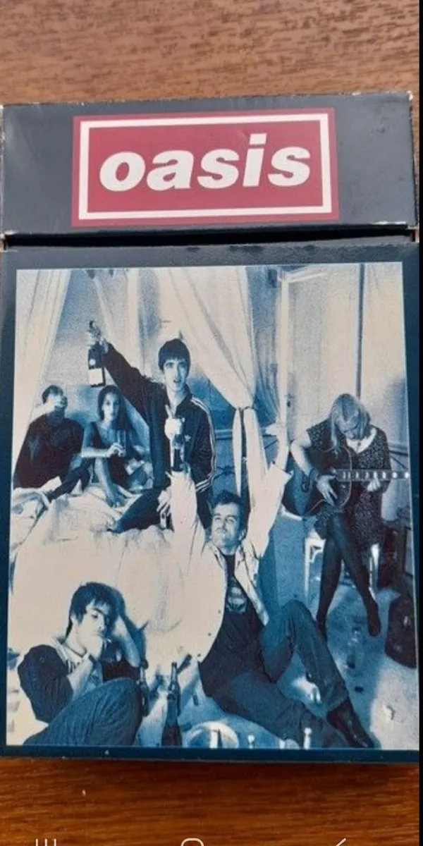 Oasis RARE 1994 cig & alc - Image 3