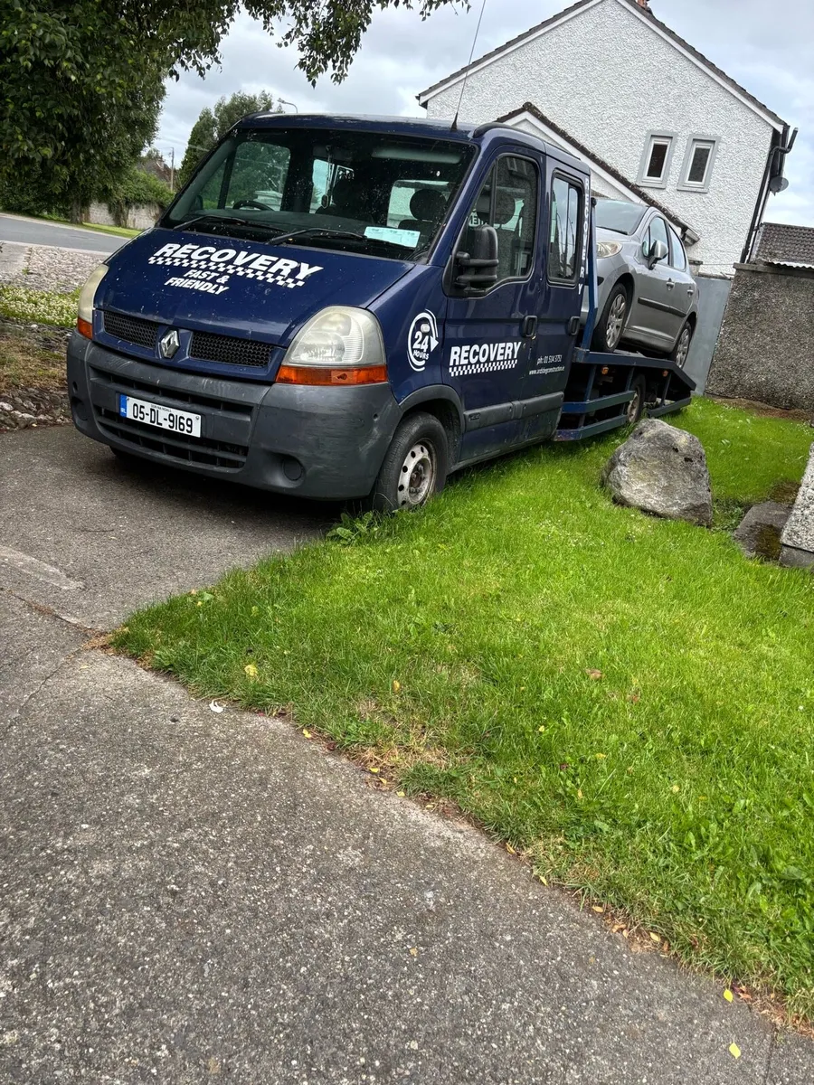 Recovery truck and tipper truck - Image 4
