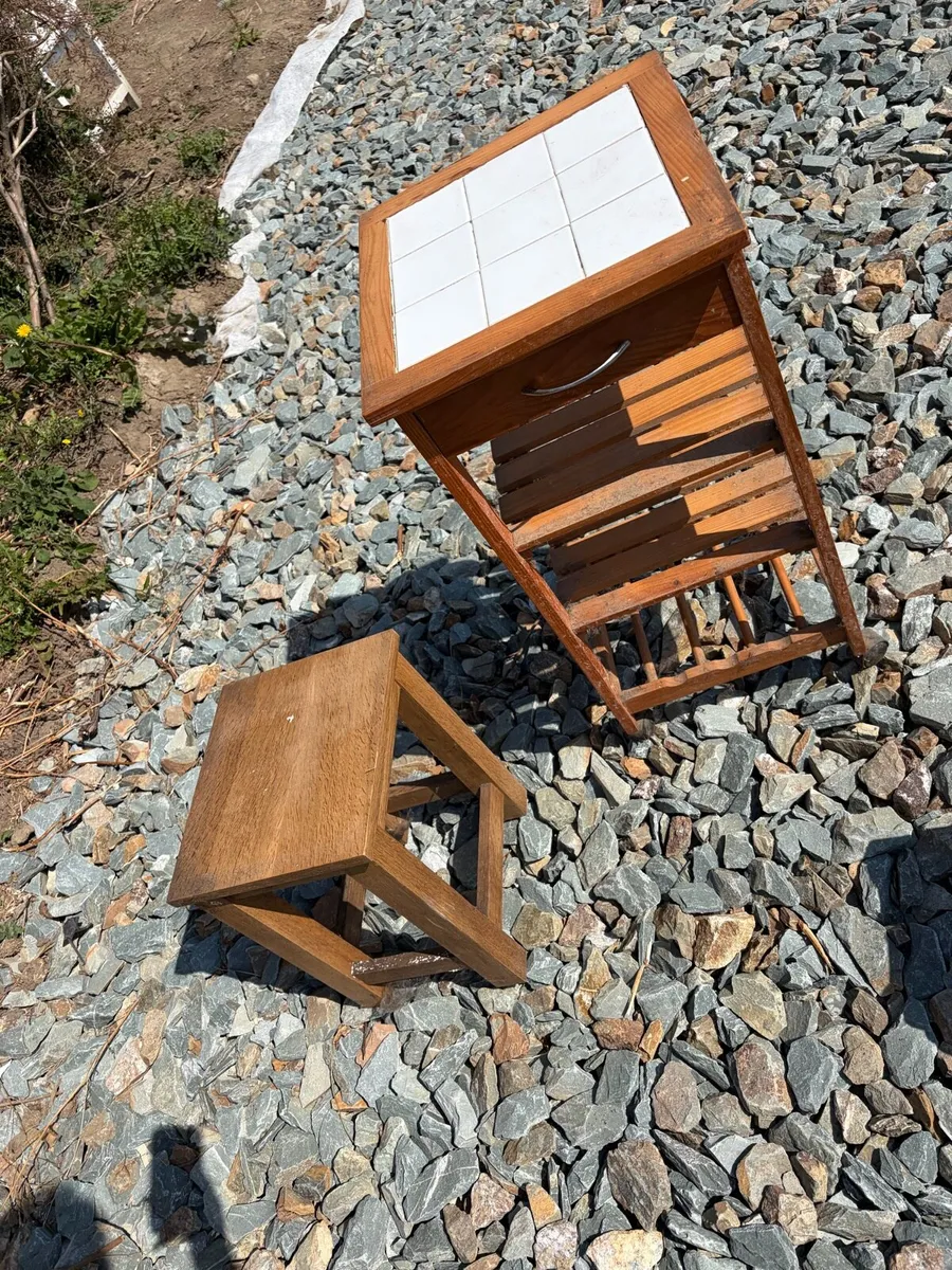 stool and kitchen unit set €30 - Image 2