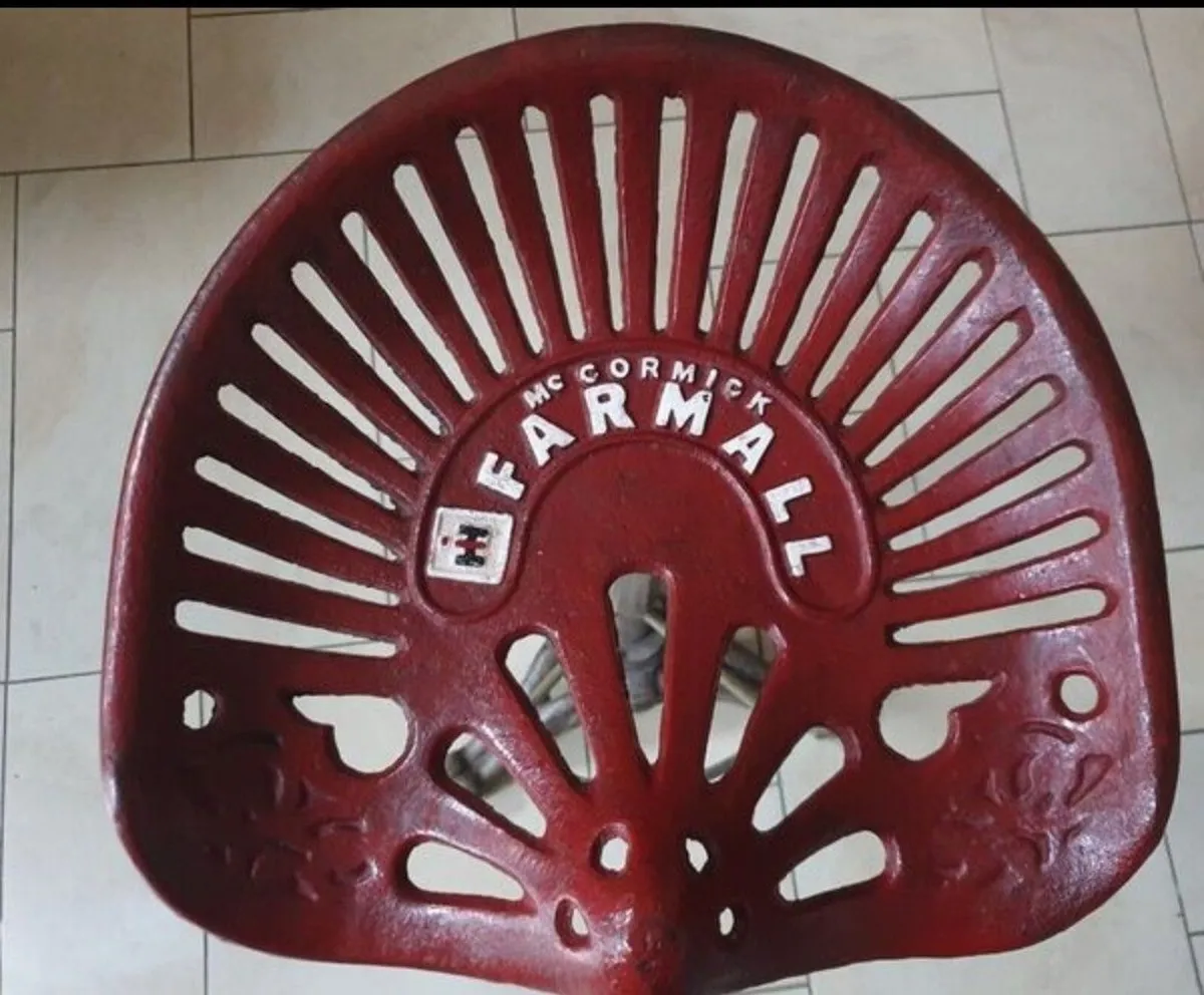Tractor seat red - Image 3