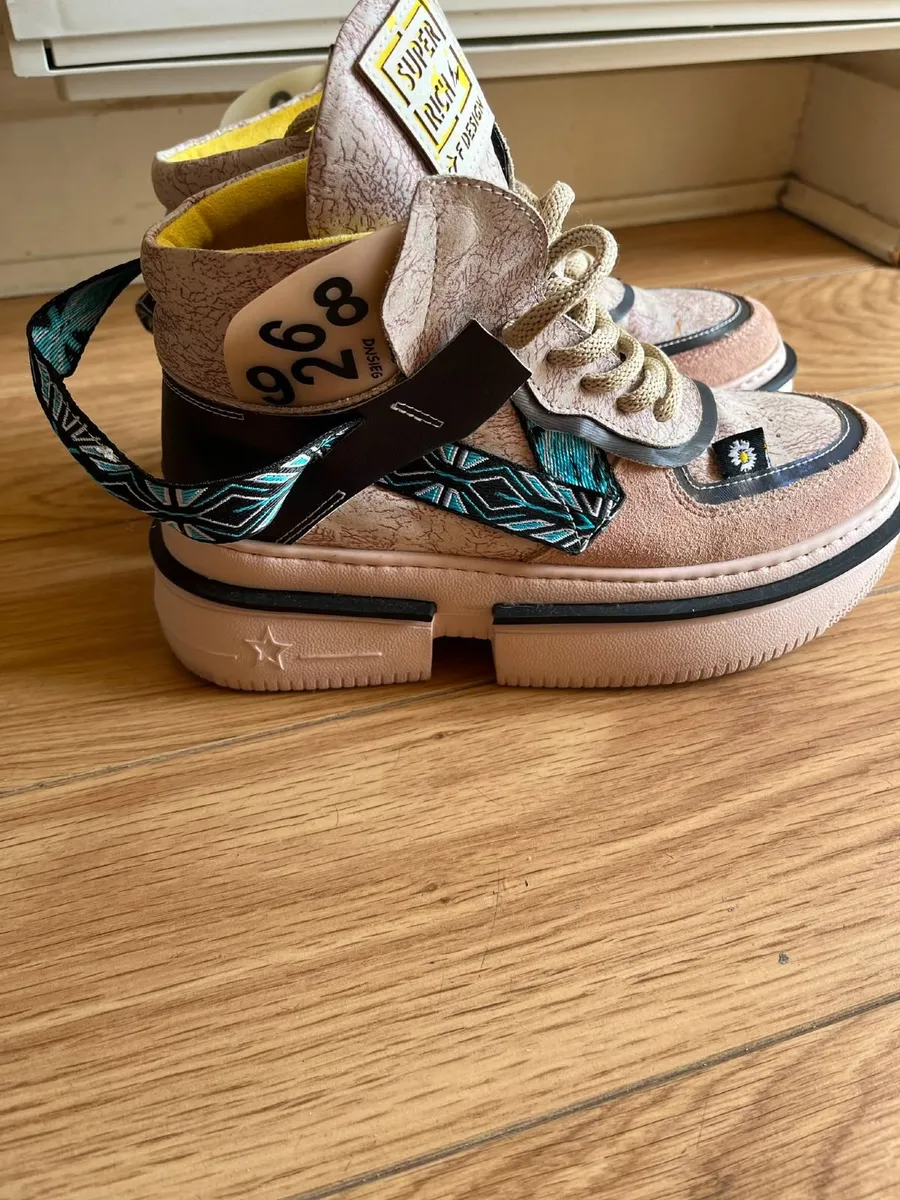 Sneaker - Image 2