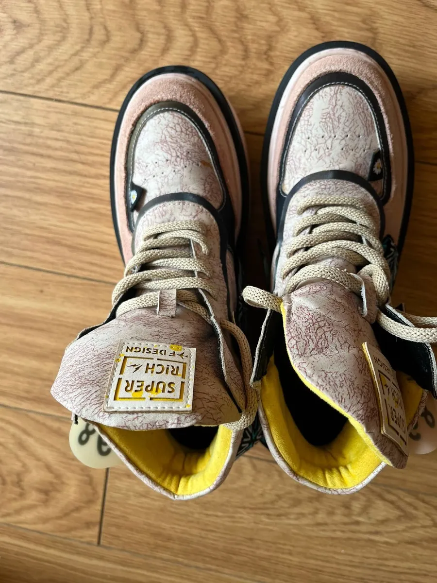 Sneaker - Image 3