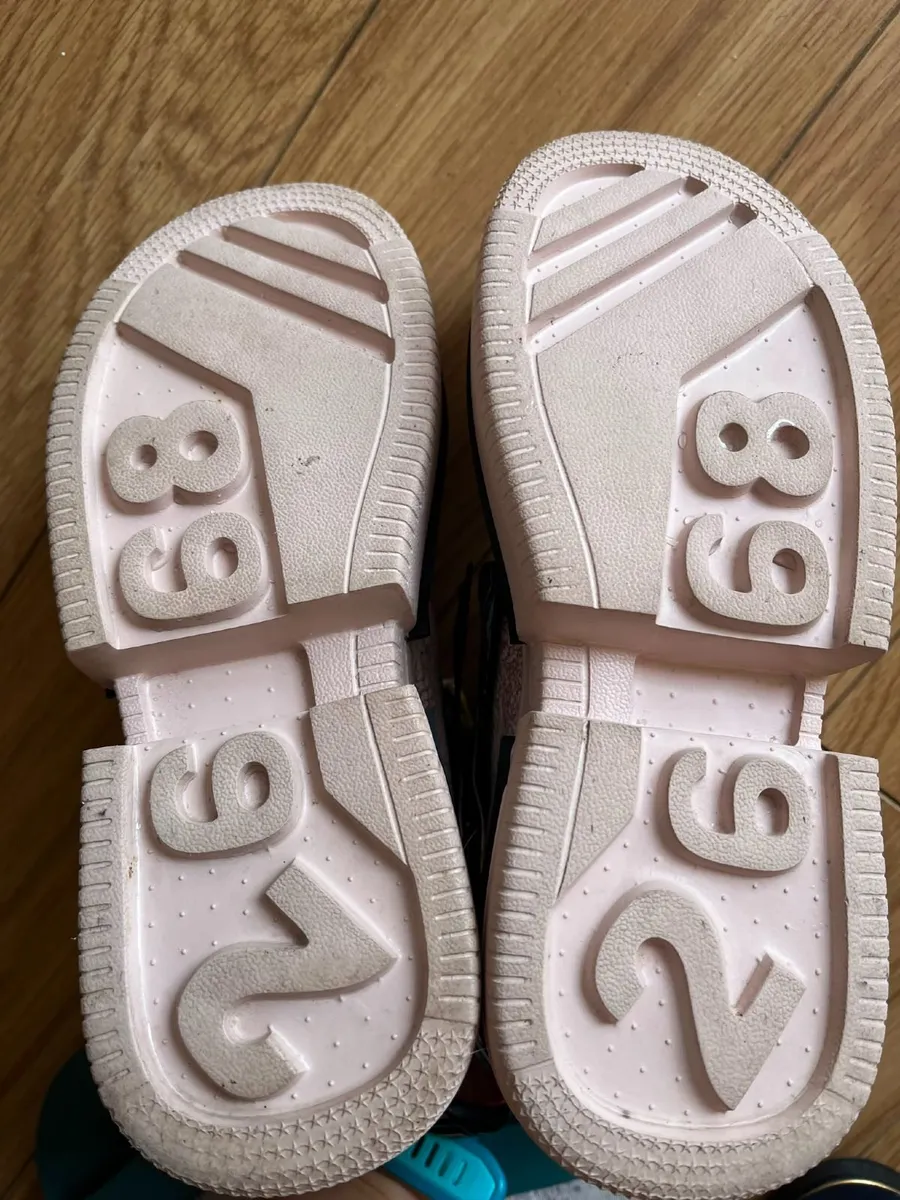 Sneaker - Image 4