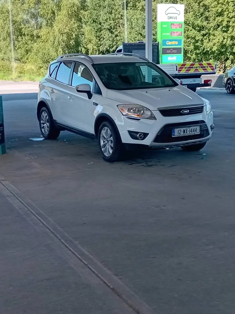 Ford kuga awd 4x4 one owner from new - Image 2