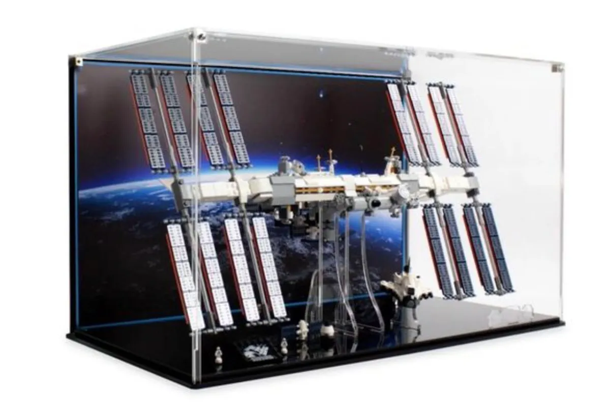 Lego International Space Station & Wicked Brick - Image 1