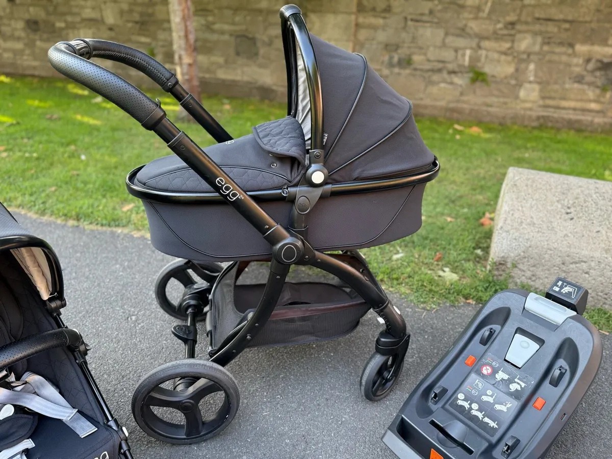 Egg2 travel system car seat/isofix pram - Image 2