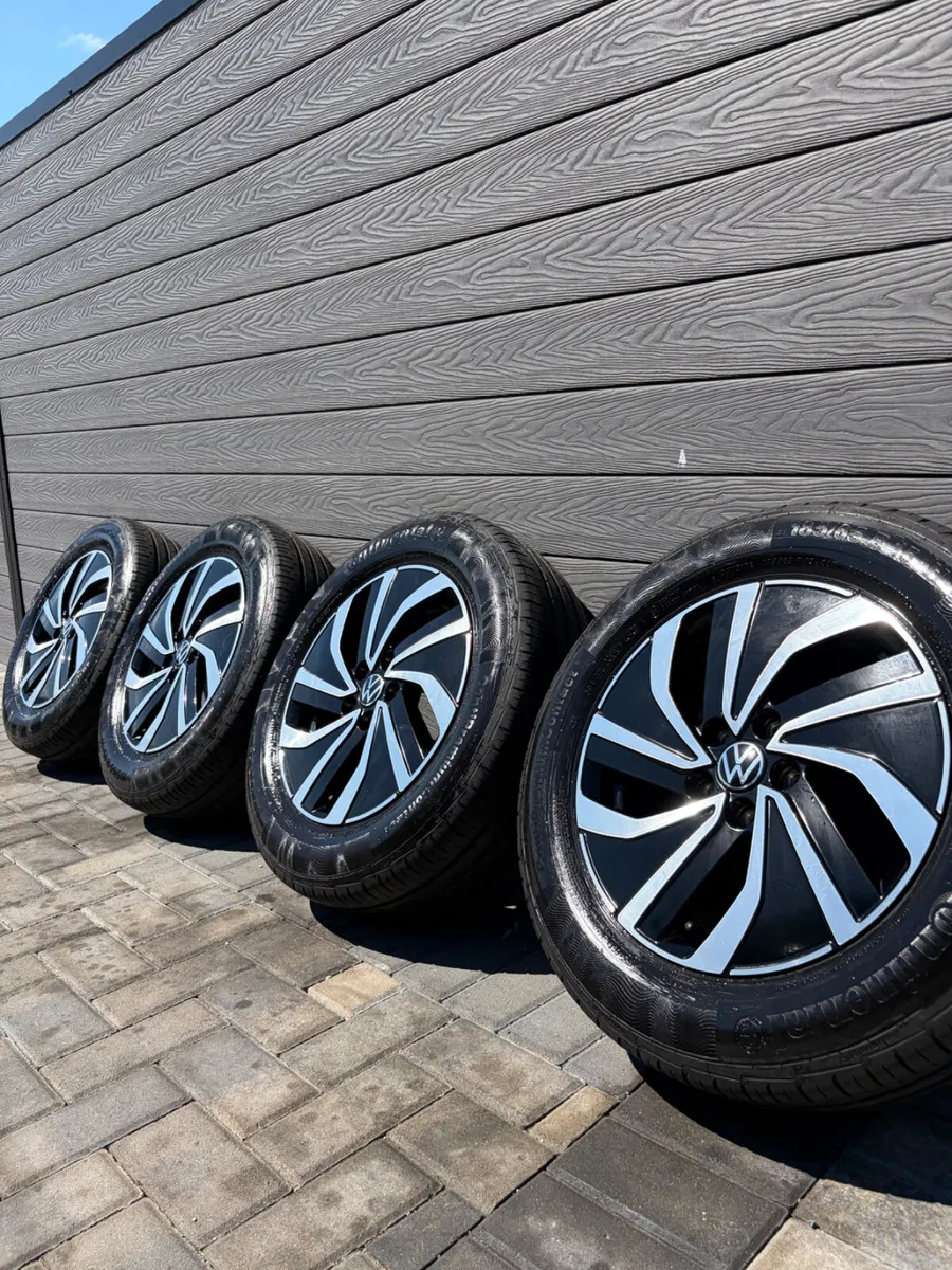 15” GENUINE VOLKSWAGEN POLO ALLOY WHEELS & TYRES - Image 1