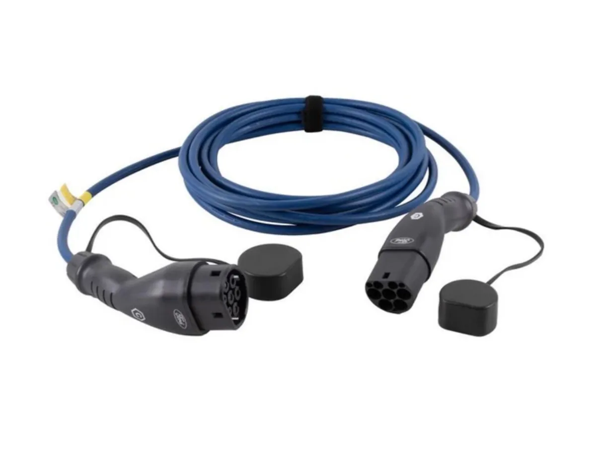 Ford Kuga Type 2 Charging Cable &  Rubber Mats - Image 1