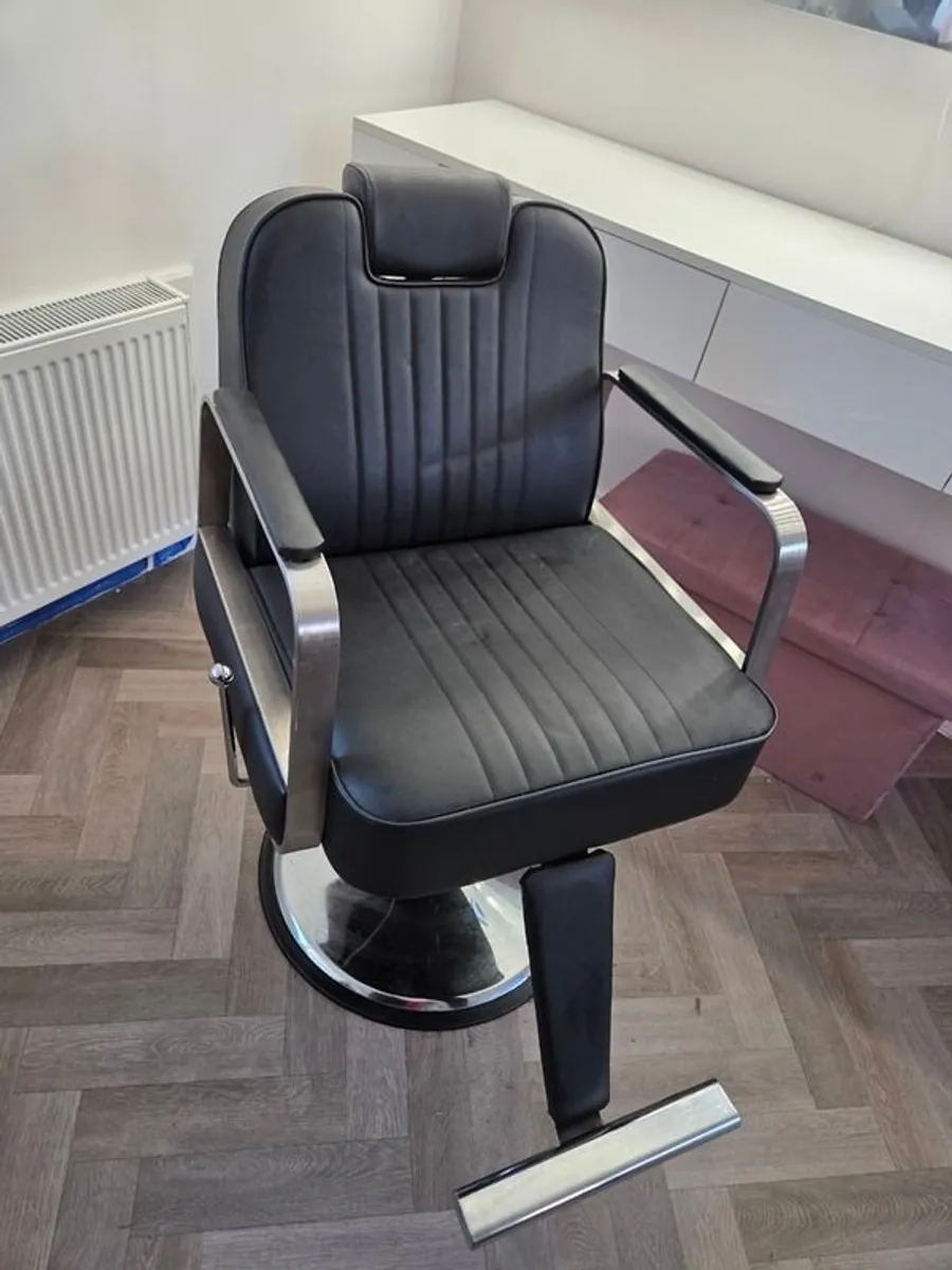 Salon Furniture - Image 3