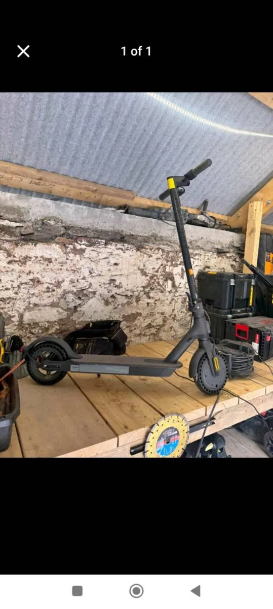 Xiaomi scooter like new,25km, bargain 175
