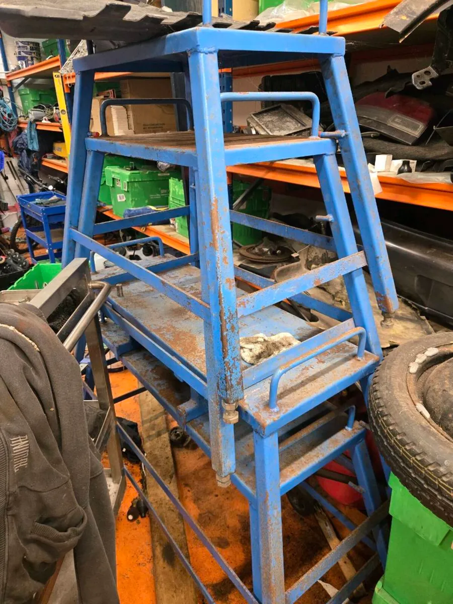 Car/ jeep /van  tracking stands for 2 post lift