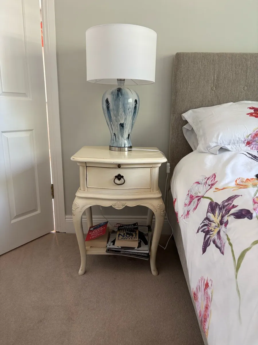 Bedroom furniture - Image 2