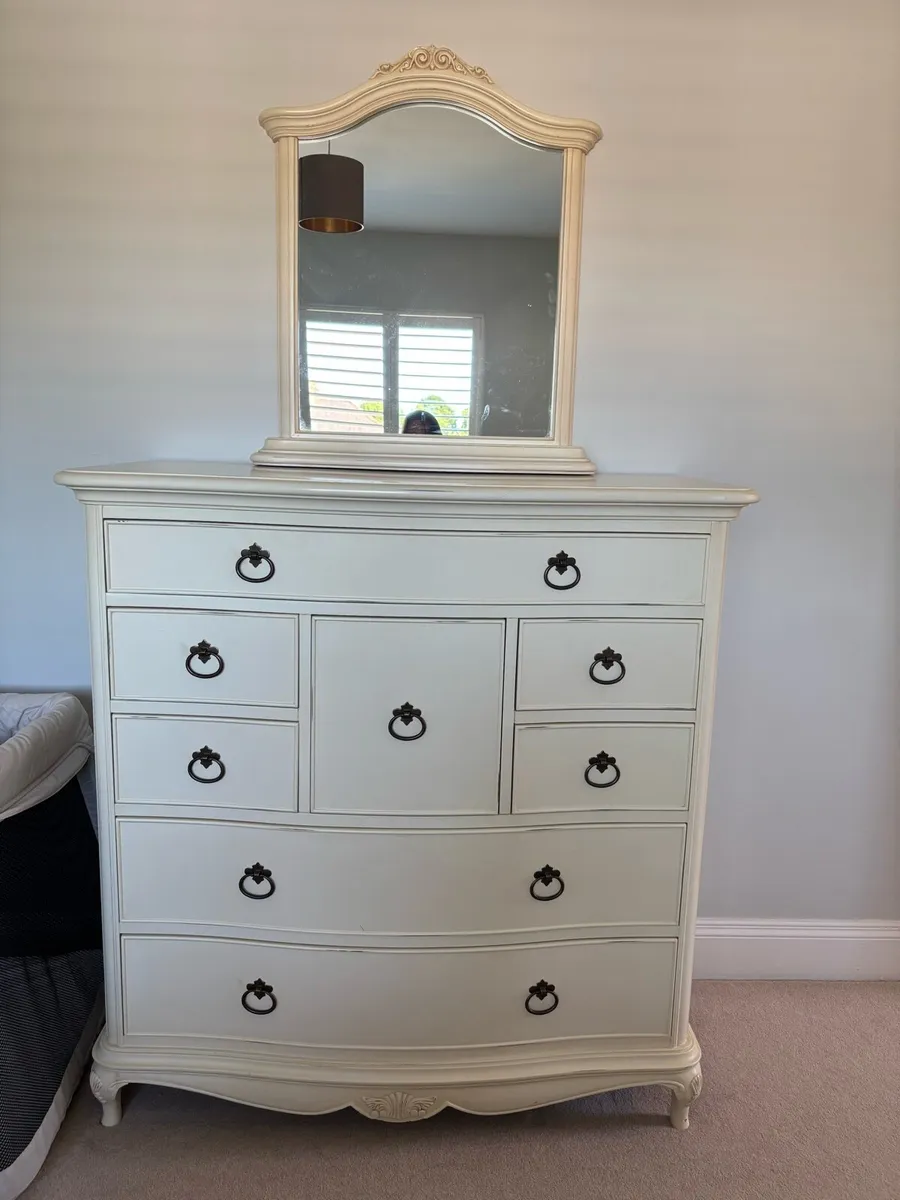 Bedroom furniture - Image 3