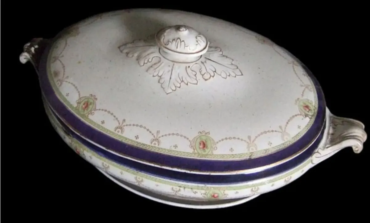 Vintage Wedgewood Platter Trio & Tureen - Image 2