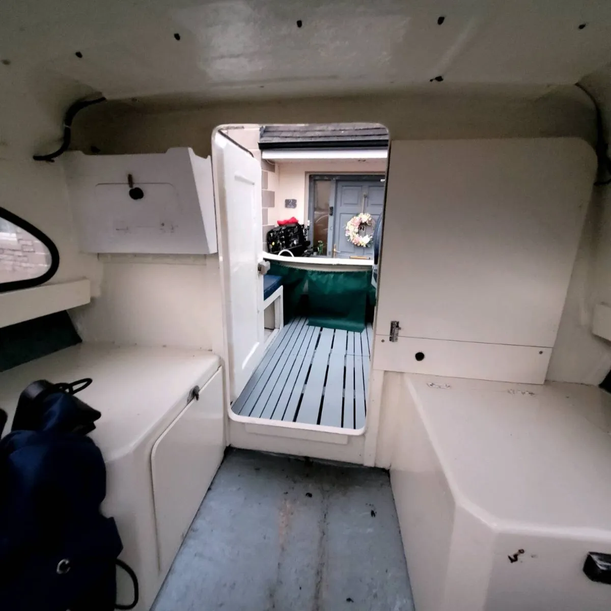 Shetland 535 cabin boat tiki Galvanised trailer - Image 4