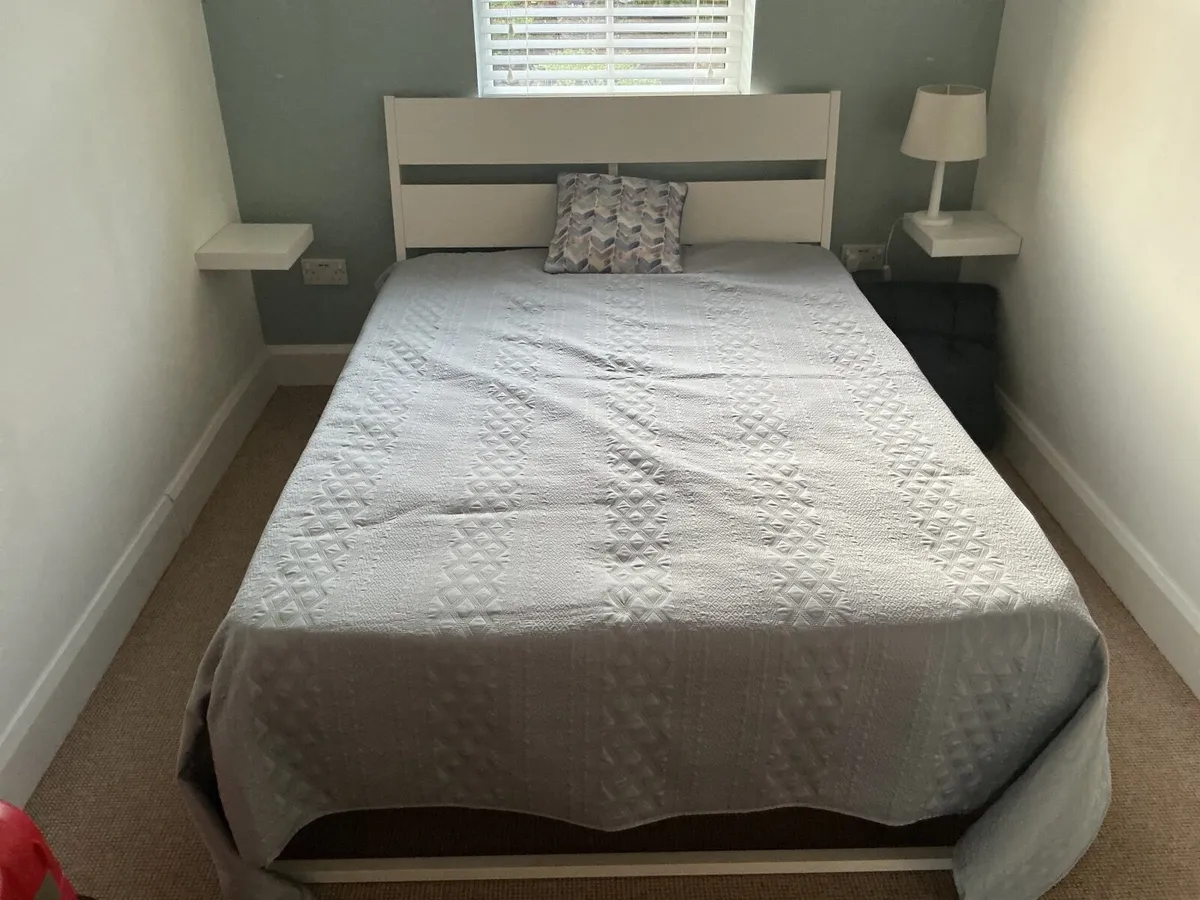 Bed - Image 1