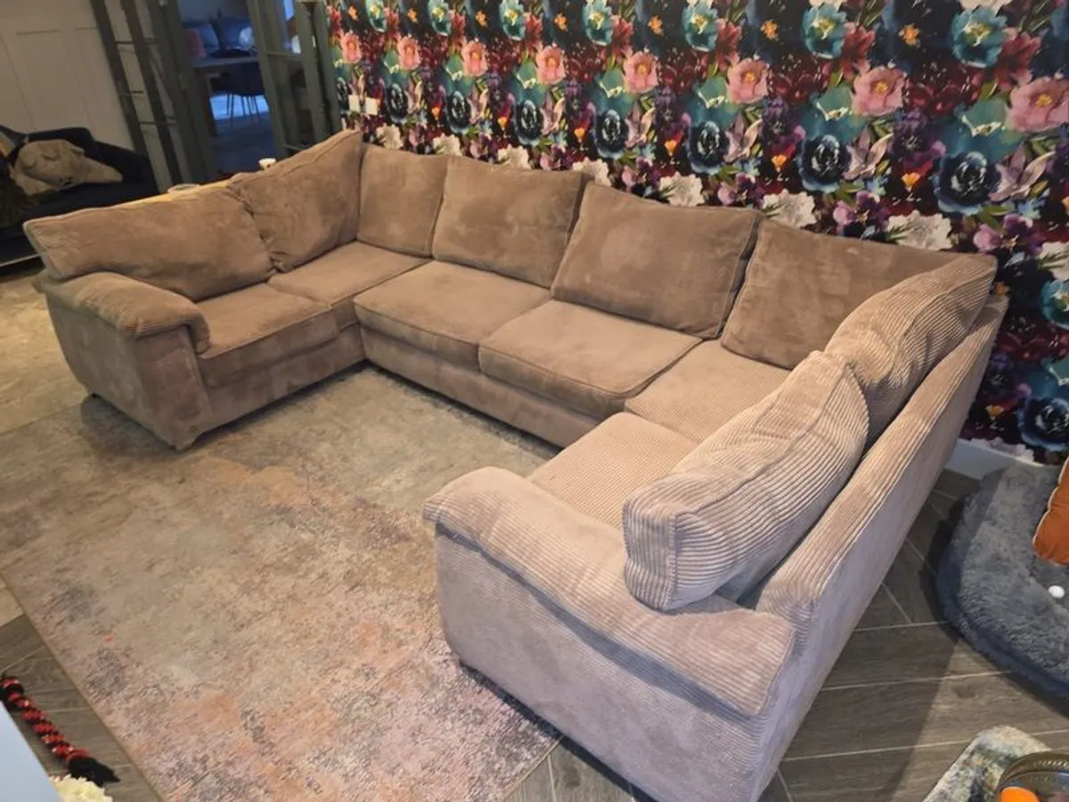 Large sofa - Image 1