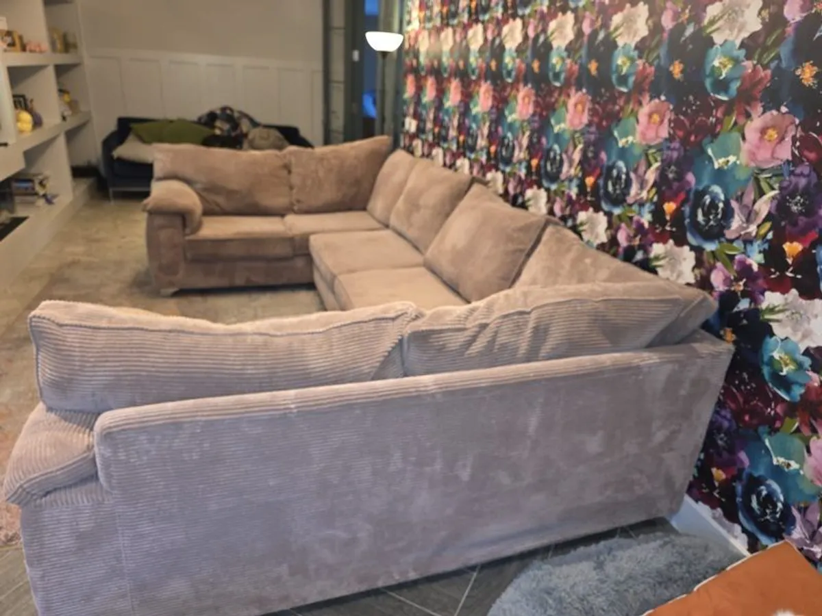 Large sofa - Image 3