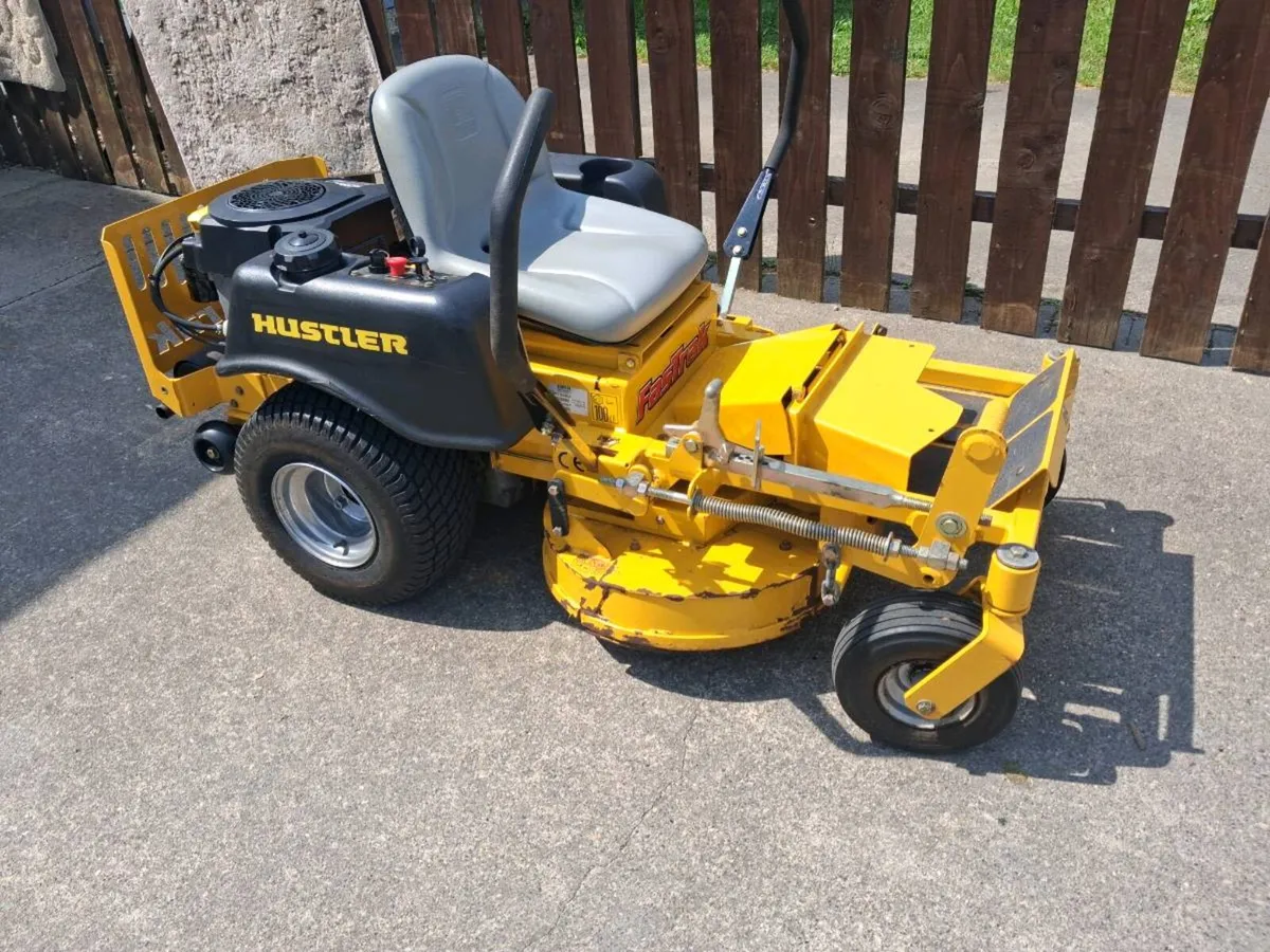 Hustler fastrack zeroturn - Image 1
