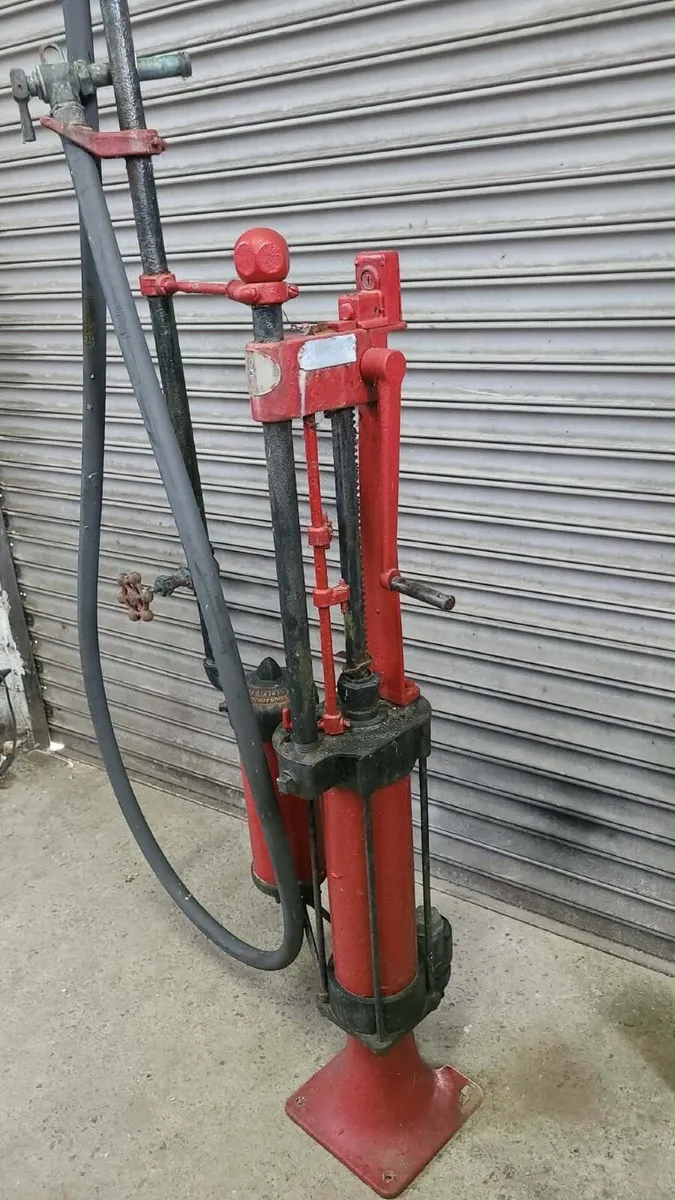 Bowser Antique Petrol Pump - Image 3